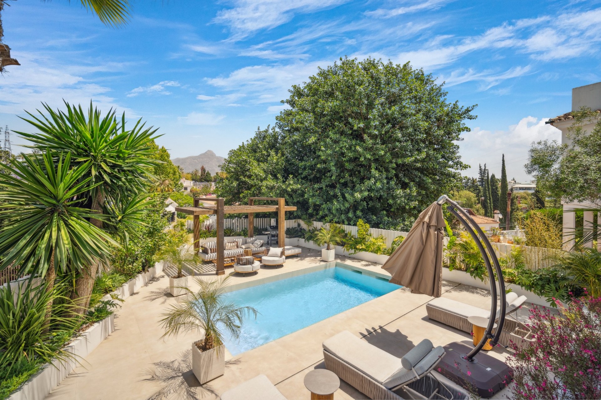 Wiederverkauf - Villa -
Marbella - Nueva Andalucía