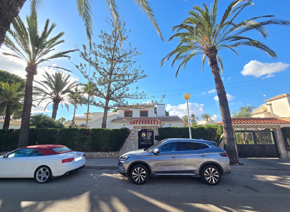 Wiederverkauf - Villa -
Orihuela Costa - Cabo Roig