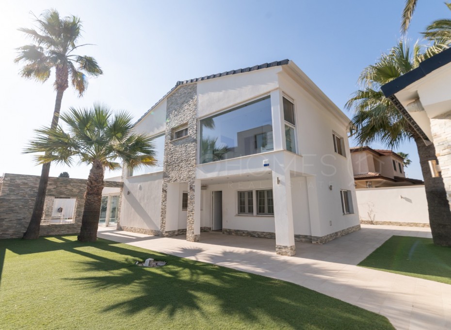 Wiederverkauf - Villa -
Orihuela Costa - La Zenia