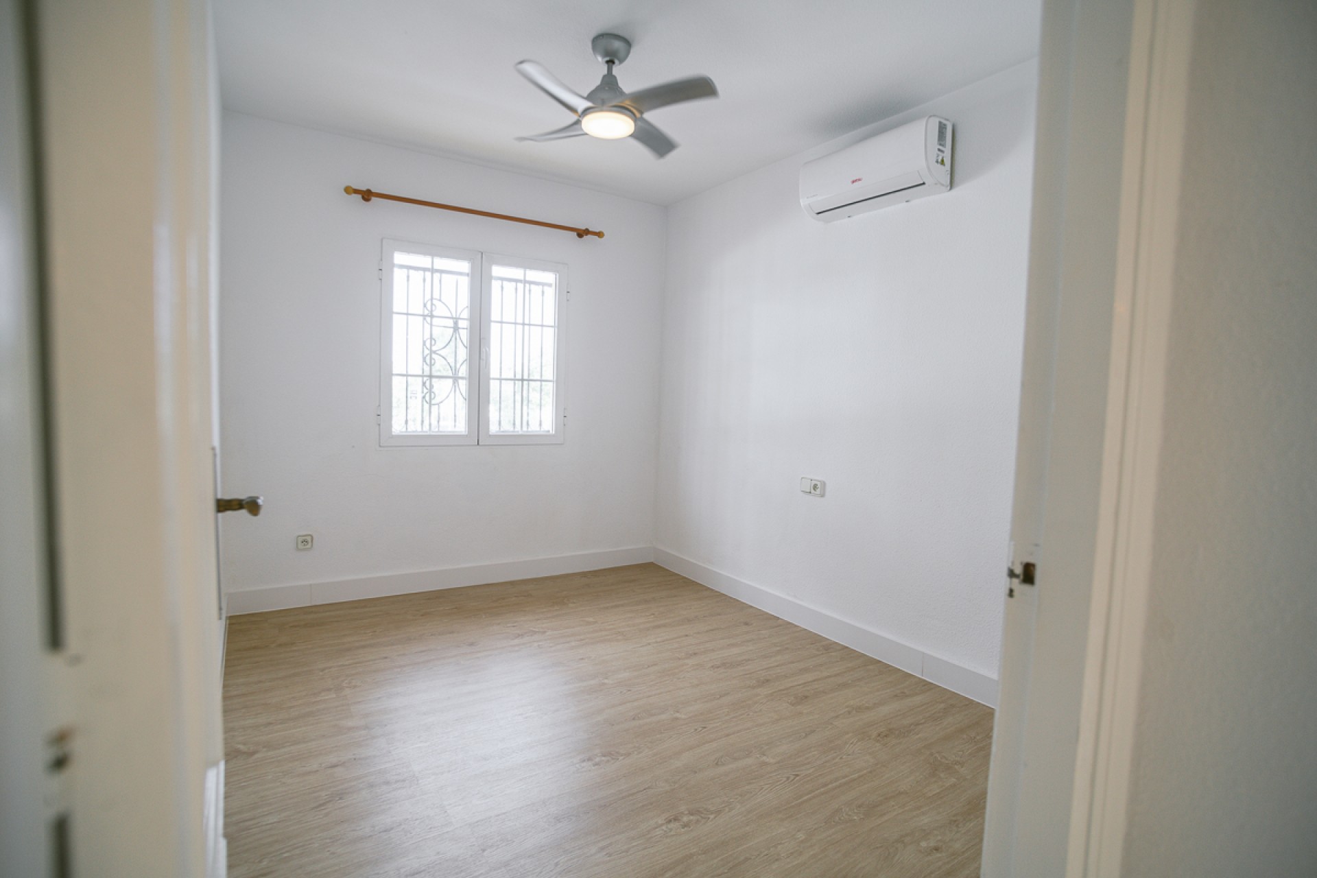 Wiederverkauf - Villa -
Orihuela Costa - Villamartín