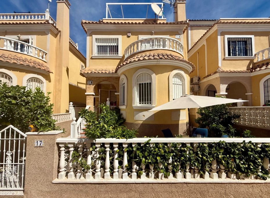 Wiederverkauf - Villa -
Orihuela Costa - Villamartín