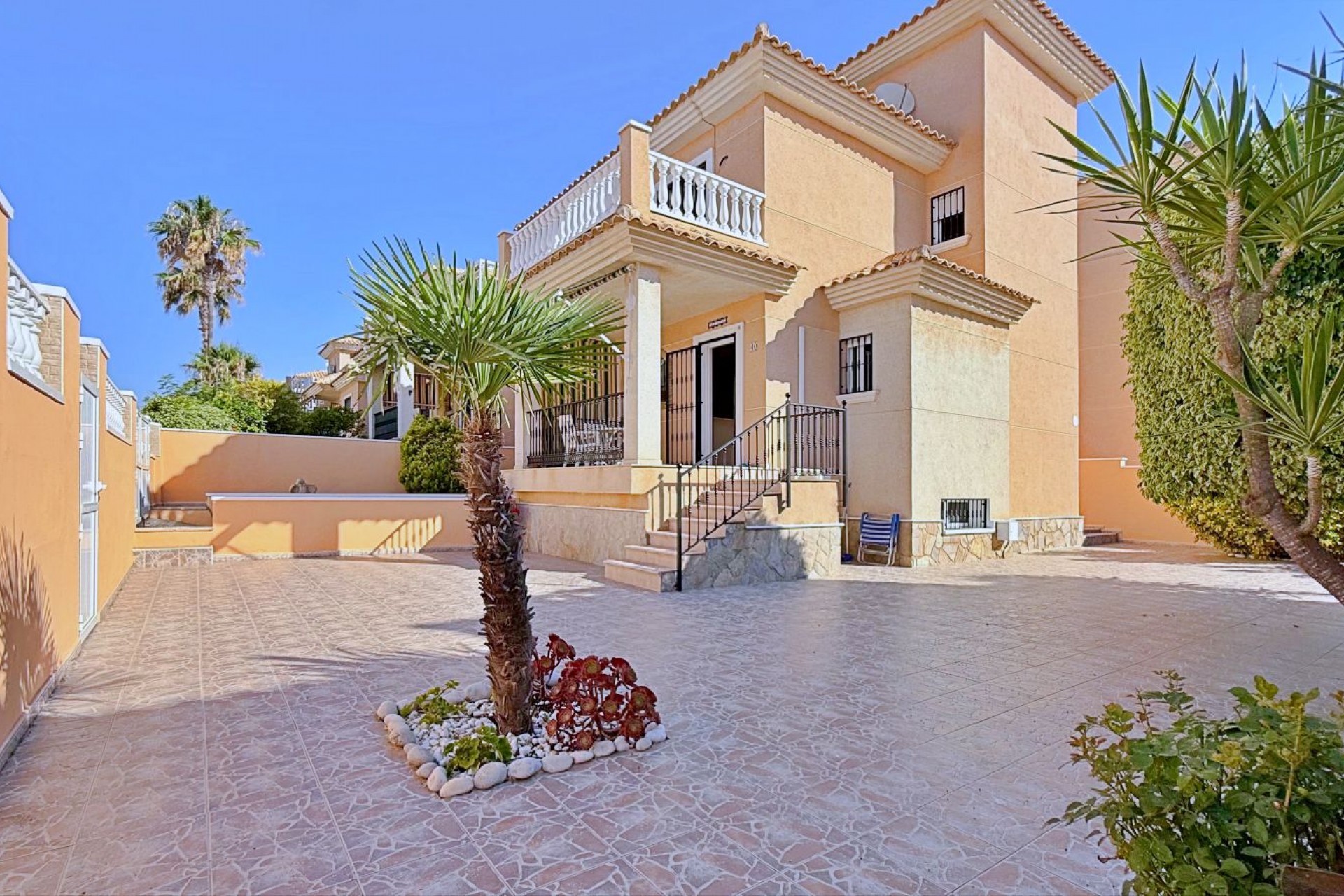 Wiederverkauf - Villa -
Orihuela - Orihuela Costa