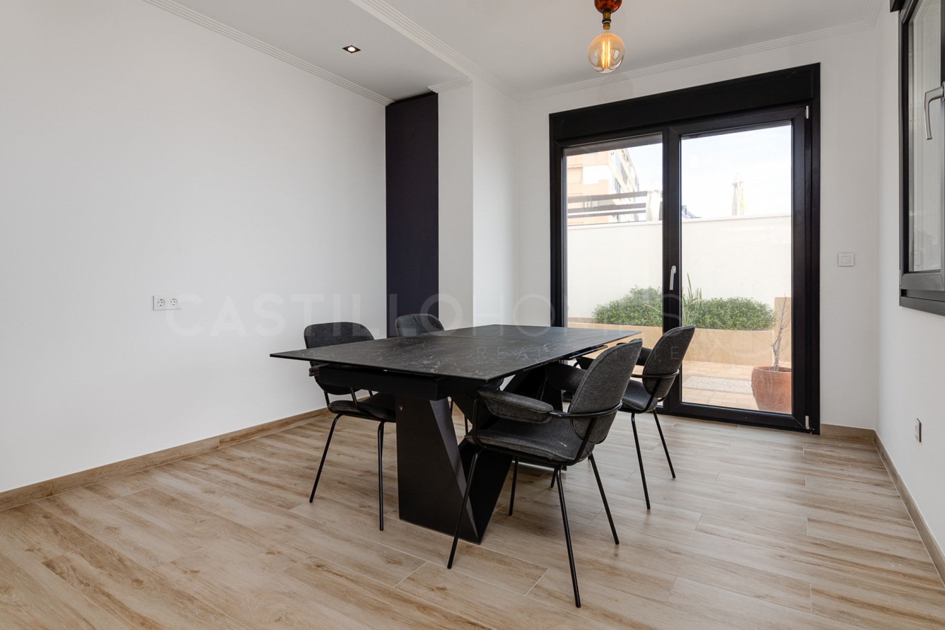 Wiederverkauf - Villa -
Torre del moro