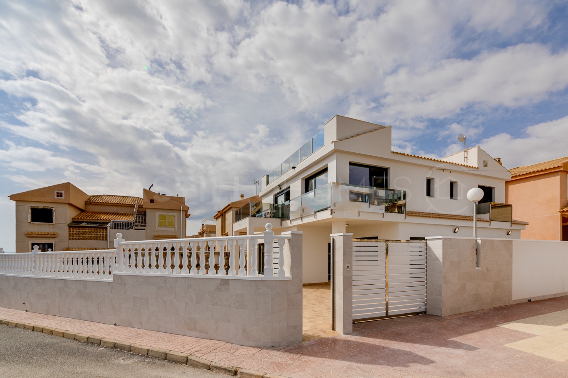 Wiederverkauf - Villa -
Torre del moro