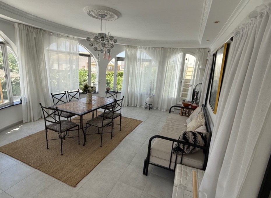 Wiederverkauf - Villa -
Torrevieja - Costa Blanca