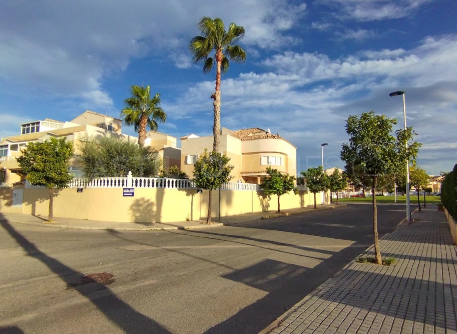 Wiederverkauf - Villa -
Torrevieja - Torretas
