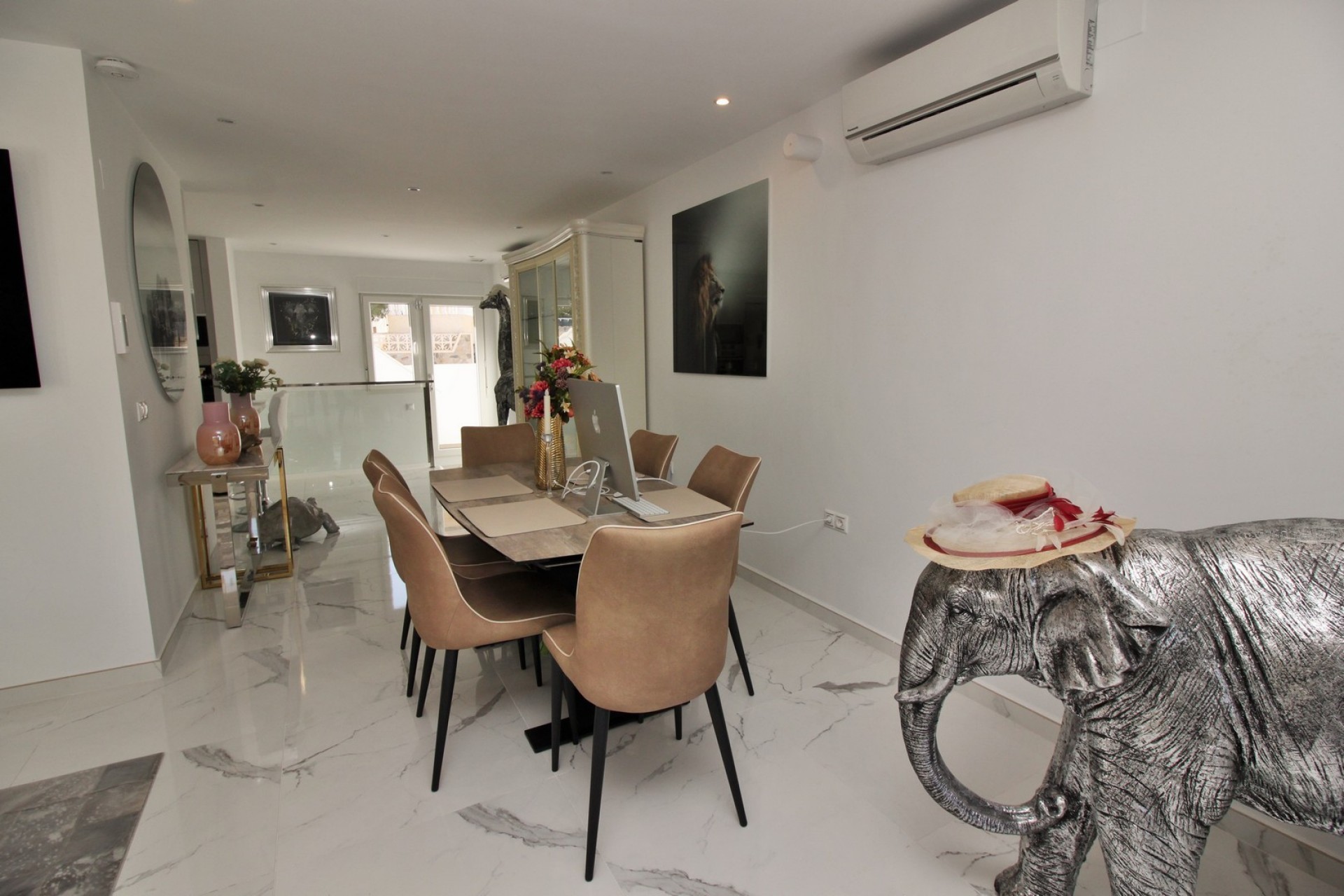 Wiederverkauf - Villa -
Villamartin